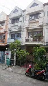 For Rent ทาวน์เฮ้าส์ 19 ตร.ว.ม.เกษรา เพลส ถนนเสรีไทย 81
