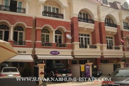 For Rent ทาวน์โฮม 3 ชั้นพร้อมเฟอร์นิเจอร์ ม.คาซ่าซิตี้ ถนนรามคำแหง 76